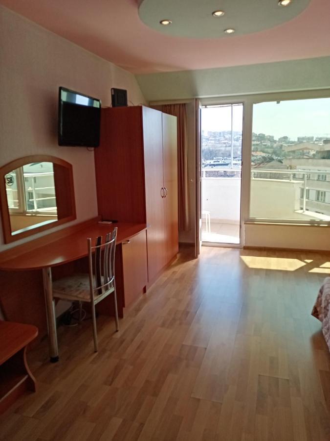 Apartment Center